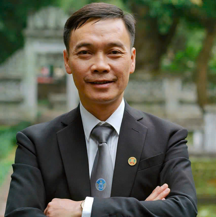 Ông Bùi Việt Anh
